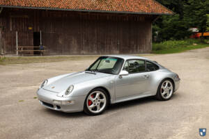 Bild 1/90 von Porsche 911 Carrera 4S (1996)