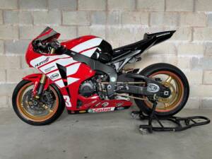 Bild 2/50 von Honda CBR 1000 RR Fireblade (2010)