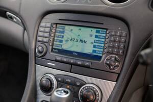 Image 11/50 of Mercedes-Benz SL 350 (2004)