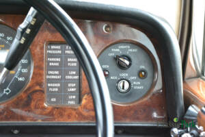 Imagen 29/50 de Rolls-Royce Silver Shadow II (1978)