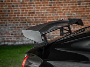 Immagine 33/50 di Aston Martin V12 Zagato (2013)