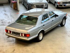 Image 3/64 of Mercedes-Benz 280 SE (1983)