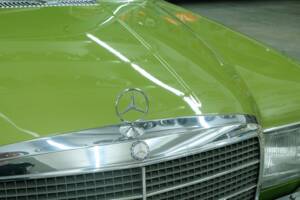 Image 22/50 de Mercedes-Benz 450 SEL 6,9 (1976)