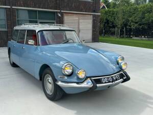 Imagen 2/15 de Citroën DS 21 Familiale (1966)