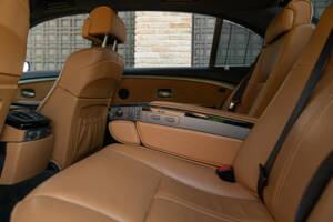 Bild 34/50 von BMW 745Li (2001)
