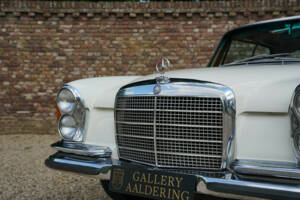 Image 9/50 of Mercedes-Benz 280 SE 3,5 (1970)