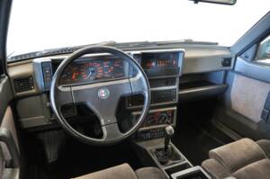 Bild 13/25 von Alfa Romeo 75 2.0 Twin Spark (1987)