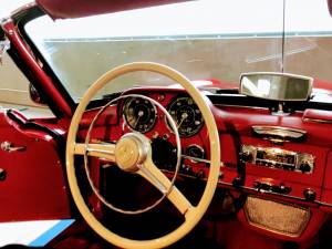 Das Radio ist vom Typ Europa von Becker.