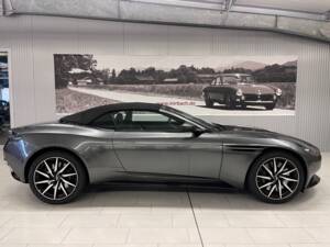 Afbeelding 3/18 van Aston Martin DB 11 Volante (2020)
