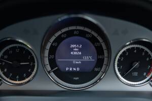 Bild 35/44 von Mercedes-Benz E 500 (2010)