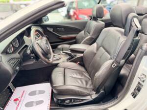 Imagen 7/26 de BMW 650i (2006)