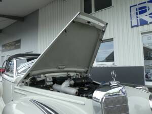 Immagine 19/33 di Mercedes-Benz 300 Sc Cabriolet A (1957)