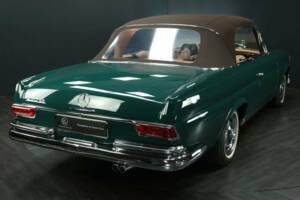 Immagine 6/50 di Mercedes-Benz 250 SE (1966)