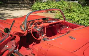 Image 23/51 of Chevrolet Corvette (1960)