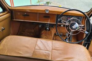 Image 8/17 of Rover 90 (1954)