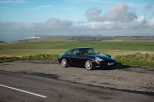 Image 38/50 of Porsche 911 Carrera 4 (2001)
