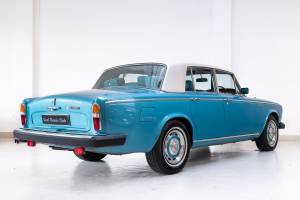 Image 4/40 de Rolls-Royce Silver Shadow II (1977)
