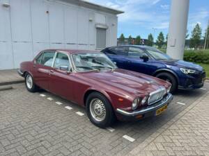 Image 1/20 of Jaguar XJ 12 (1986)
