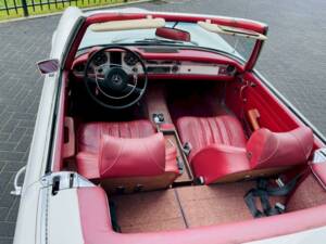 Immagine 21/36 di Mercedes-Benz 280 SL (1970)