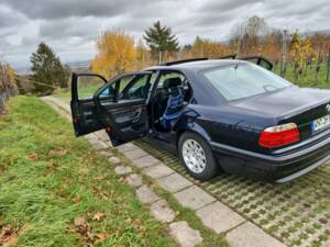 Image 39/58 of BMW 750i (1997)