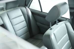 Bild 50/50 von Mercedes-Benz 500 E (1993)