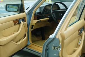 Bild 38/50 von Mercedes-Benz 420 SE (1988)