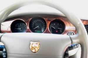 Image 4/8 of Jaguar XJ 8 Sovereign (1998)