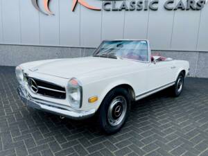 Immagine 4/36 di Mercedes-Benz 280 SL (1970)