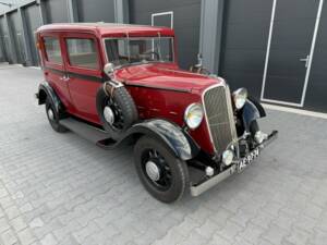 Image 4/8 of Renault Monaquatre (1934)