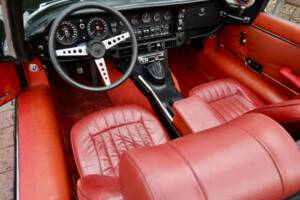 Afbeelding 40/50 van Jaguar E-Type V12 (1974)