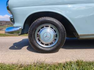 Afbeelding 25/25 van Mercedes-Benz 200 (1967)