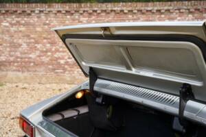 Afbeelding 30/50 van Aston Martin V8 (1974)