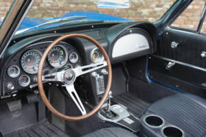 Imagen 3/50 de Chevrolet Corvette Sting Ray Convertible (1964)