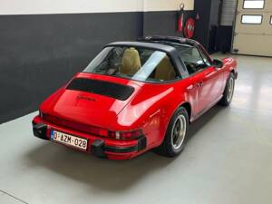 Image 6/50 of Porsche 911 Carrera 3.2 (1987)