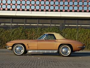 Bild 19/24 von Chevrolet Corvette Sting Ray Convertible (1964)