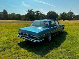 Image 11/57 de Mercedes-Benz 280 SE 3,5 (1972)