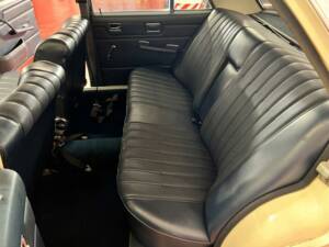 Bild 28/46 von Mercedes-Benz 220 D (1972)