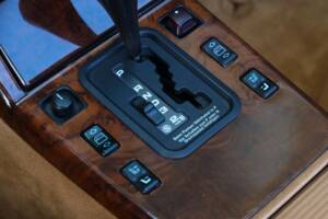 Image 38/50 of Mercedes-Benz 500 SL (1990)