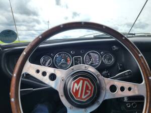Image 23/55 of MG MGB (1969)