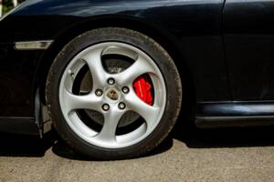 Image 10/50 of Porsche 911 Carrera 4S (2002)