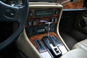Image 17/29 de Jaguar XJ 12 (1992)