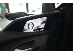 Image 21/22 of Audi S6 e-tron Avant (2024)