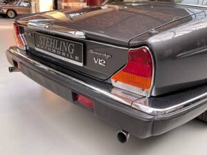 Image 9/27 of Jaguar Sovereign H.E. V12 (1984)