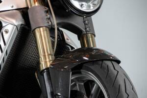 Image 50/50 de MV Agusta DUMMY (2004)