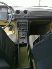 Immagine 21/55 di Mercedes-Benz 300 TD (1979)