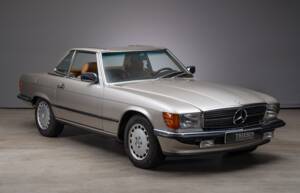 Bild 12/23 von Mercedes-Benz 560 SL (1987)