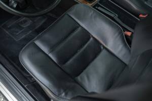 Image 30/50 of Mercedes-Benz 190 E 2.3-16 (1985)