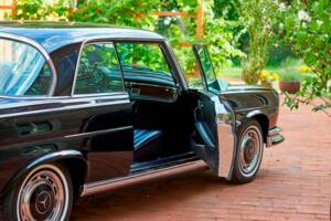 Imagen 56/199 de Mercedes-Benz 280 SE 3,5 (1971)