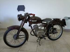 Image 22/32 de Laverda 75 Sport (1954)