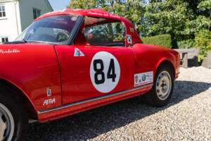 Image 19/60 of Alfa Romeo Giulia 1600 Spider (1963)